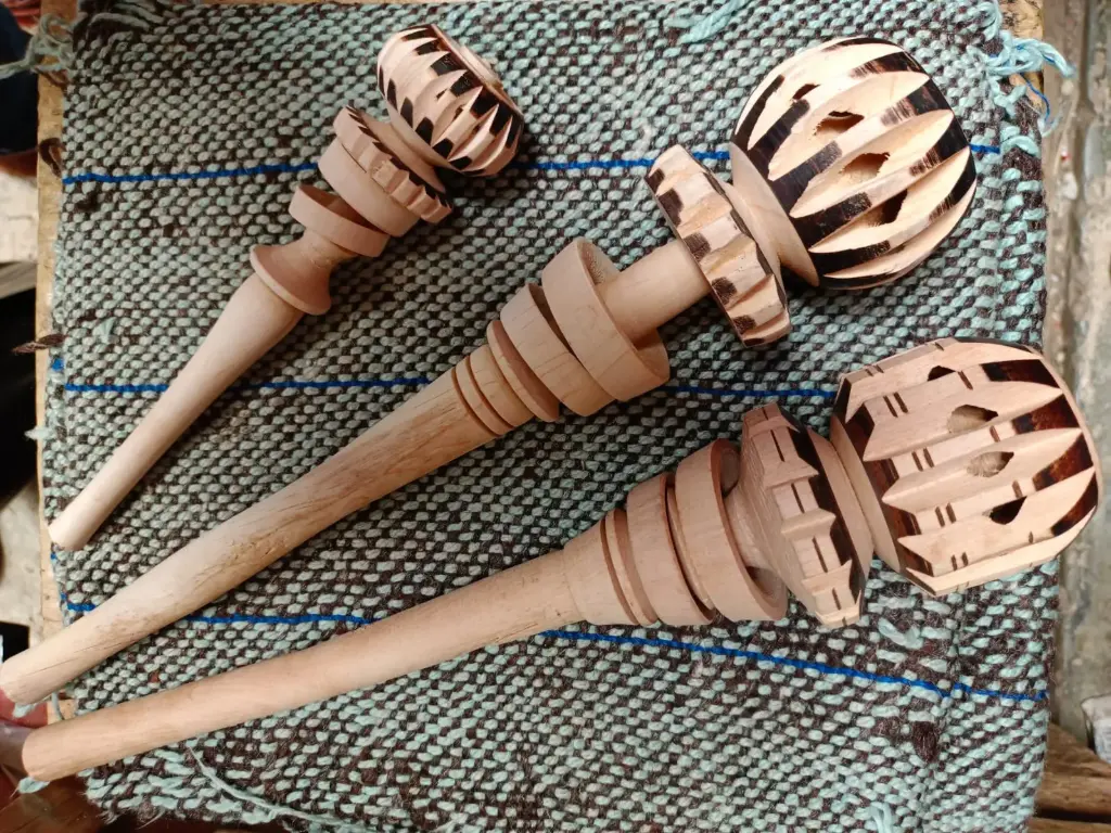 Molinillo Artesanal de Madera 