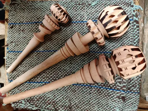 Molinillo Artesanal de Madera 